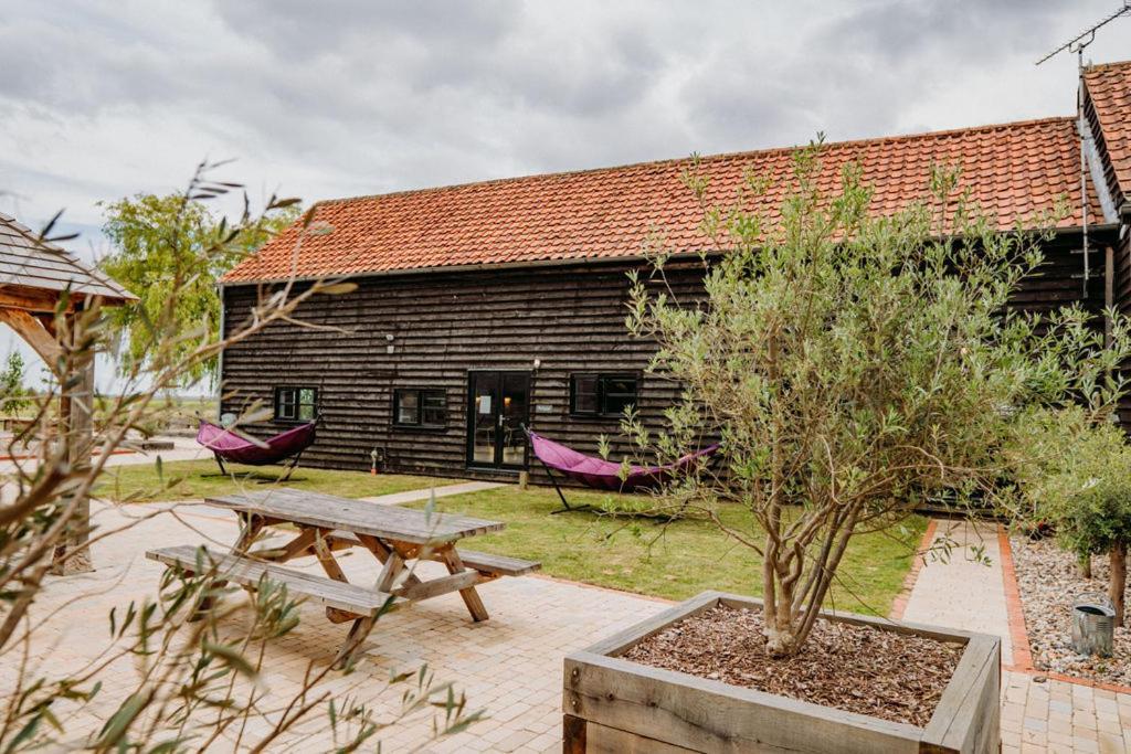 Creeksea Place Barns Burnham-on-Crouch Esterno foto